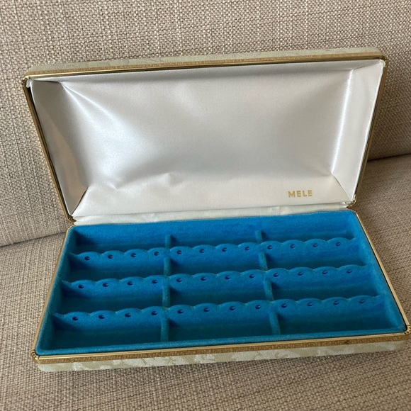 Mele Jewelry Box, 60’s vintage, Floral Satin with Gold Hardware, Hinged - Picture 2 of 9